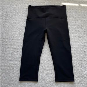 Lululemon High Rise Ribbed Contour Crop 17”